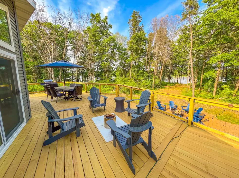 Outdoor dining with stunning view