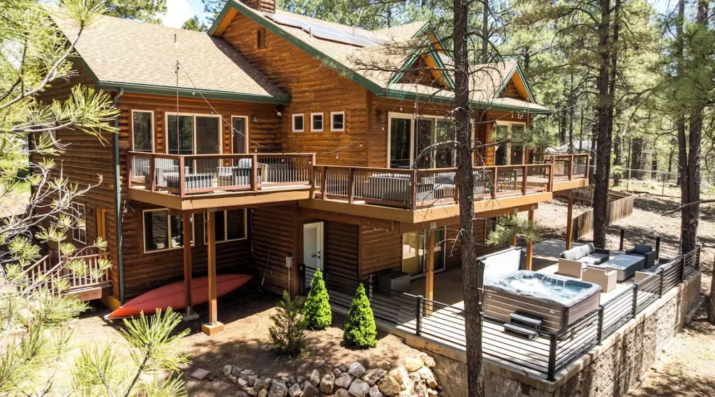 Main level and lower deck with nothing but forest behind