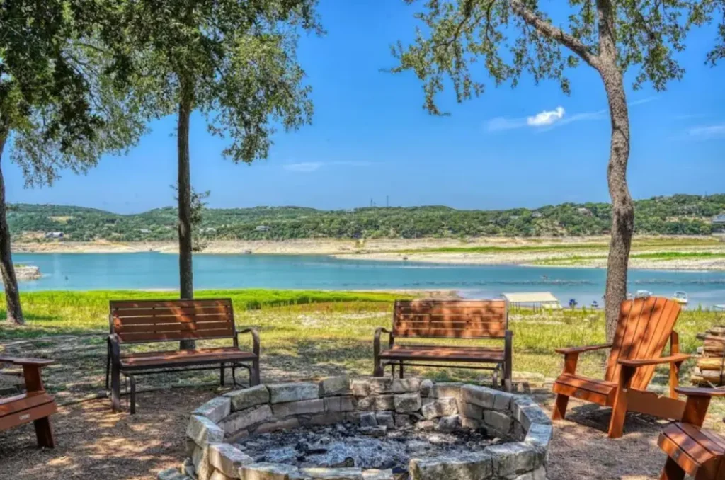 Amazing Medina Lake view