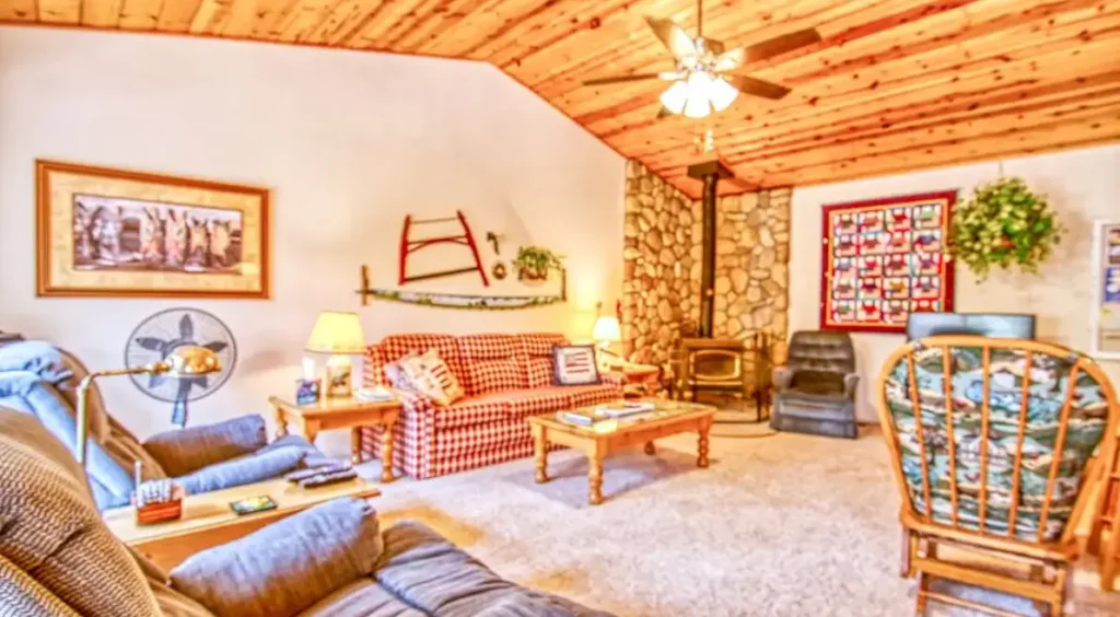 Cottonwood Cottage living area
