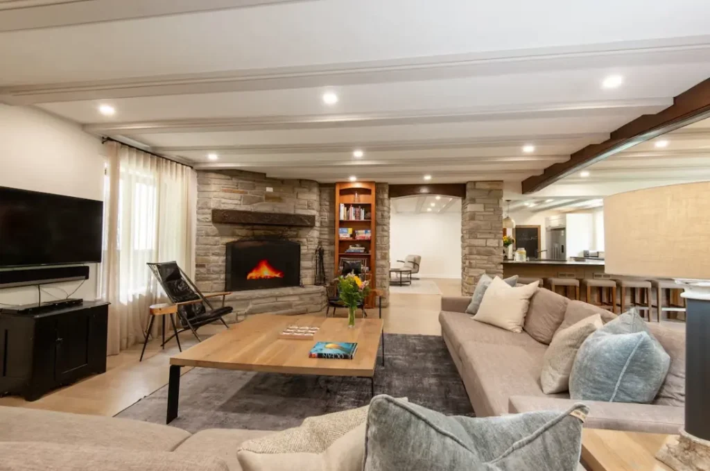 Spacious living room