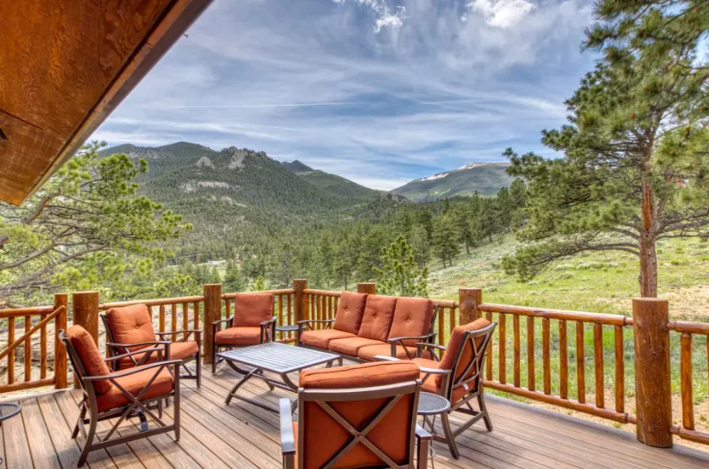 Outside mountain view at Eagle Crest