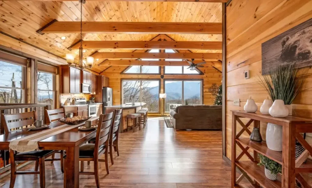 Sweetgum Lodge's Entryway