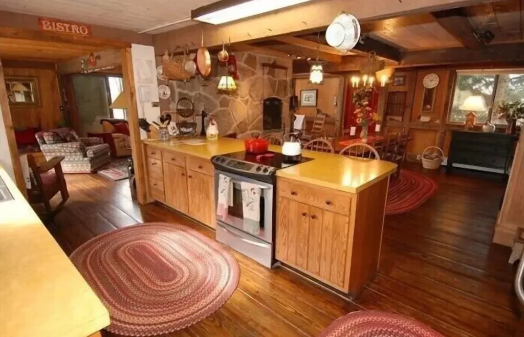 Cabin kitchen