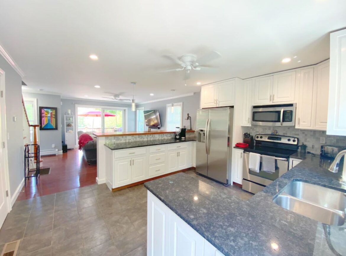 13 Coolest Lake Houses for Rent in CT Global Viewpoint