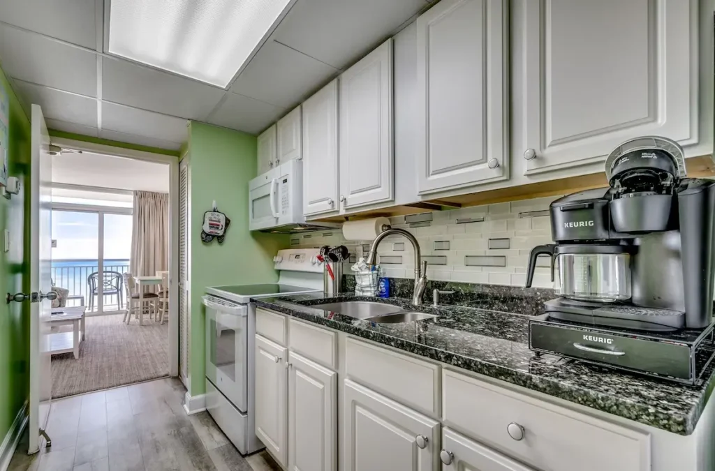 Kitchenette with style and efficiency