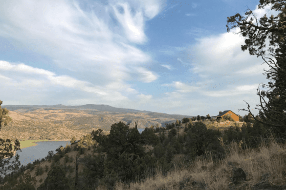 13 Breathtaking Lake Houses You Can Rent in Oregon