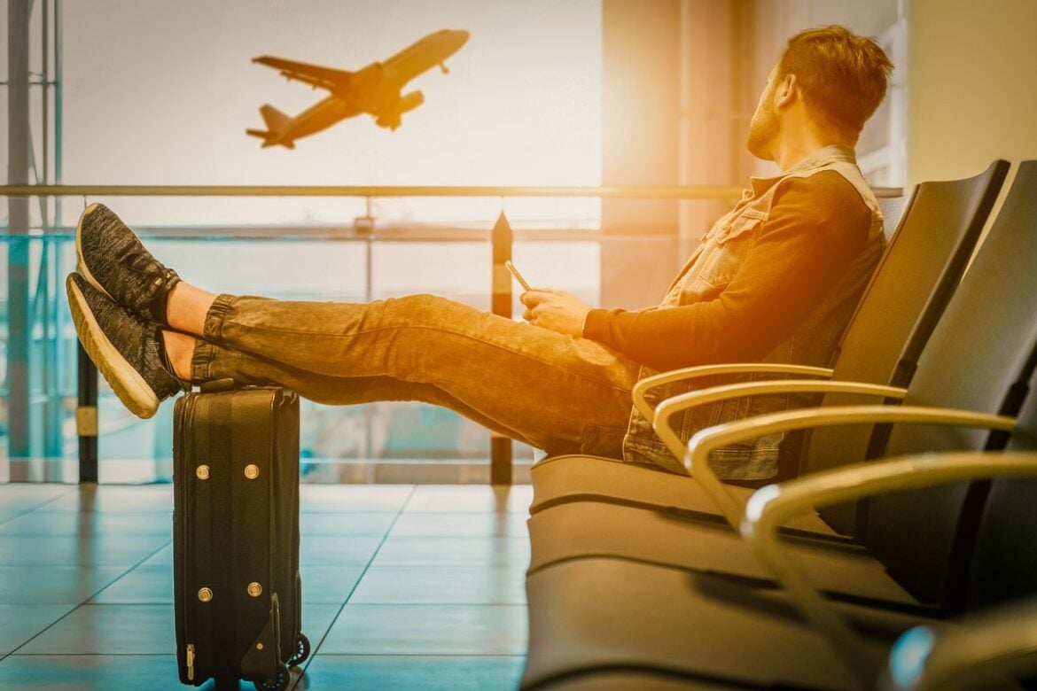 Travel blog salary featured image