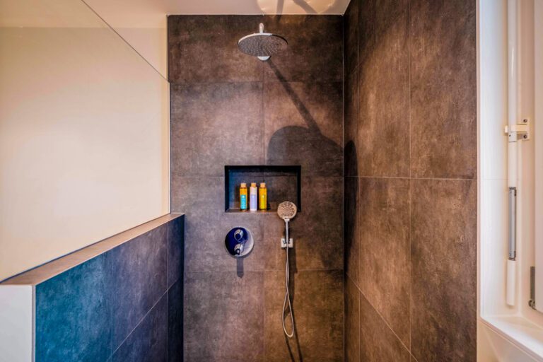 Top 7 Benefits of Cold Showers (Why They are Good for You)