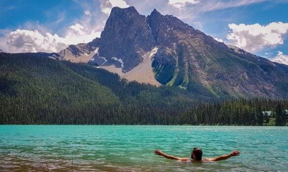 Cold water swimming benefits featured image