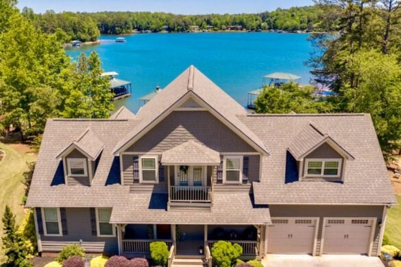 13 BEST Lake House Rentals in South Carolina (With Availability)