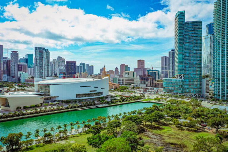 10 CHEAP Florida Airports to Fly Into in 2025