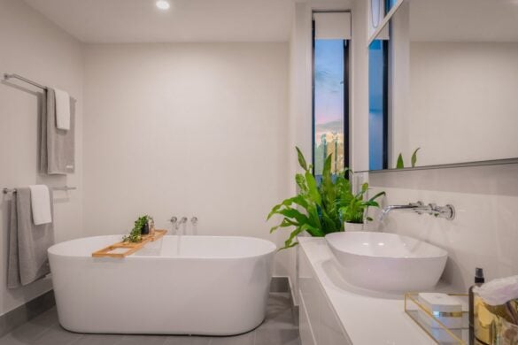 Ice bath vs. hot bath featured image