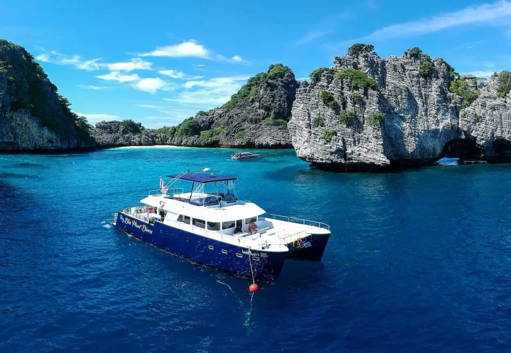 Diving catamaran in Koh Lanta