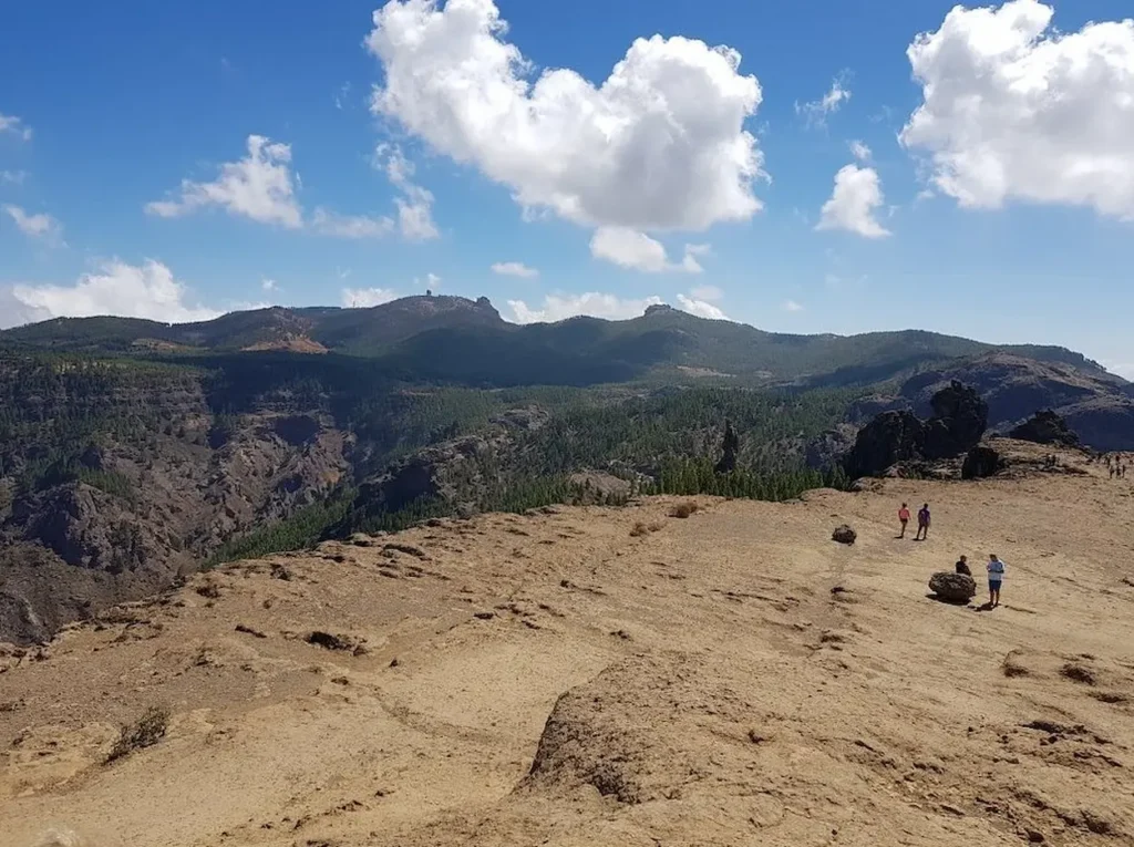 Hike to Roque Nublo