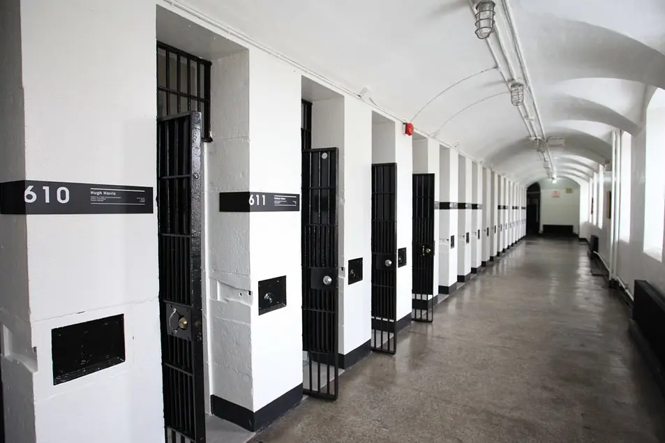 Saintlo Ottawa Jail Hostel