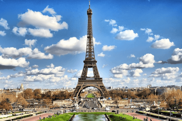 Top 8 Airlines with the Best Flights to Paris