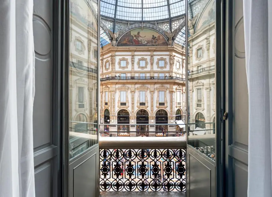 Townhouse Galleria