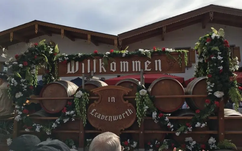 Decorative barrels and a “Willkommen in Leavenworth” sign at Leavenworth’s Oktoberfest.