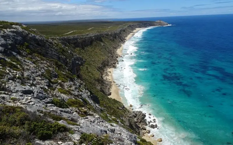 Rugged coastal cliffs and turquoise water at Kangaroo Island.