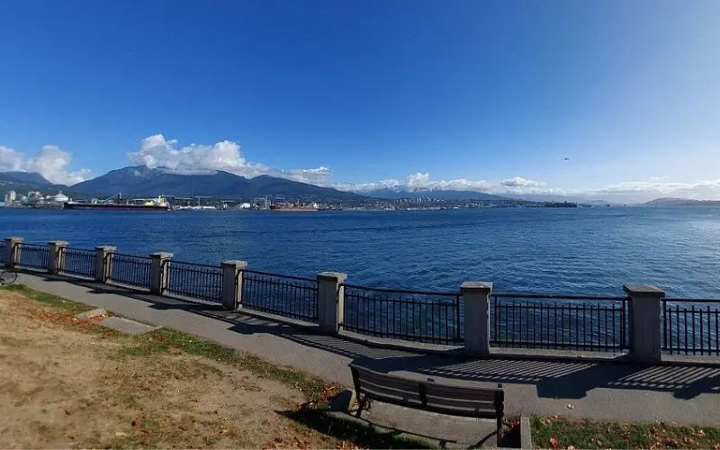 Waterfront view of mountains and skyline from Vancouver.