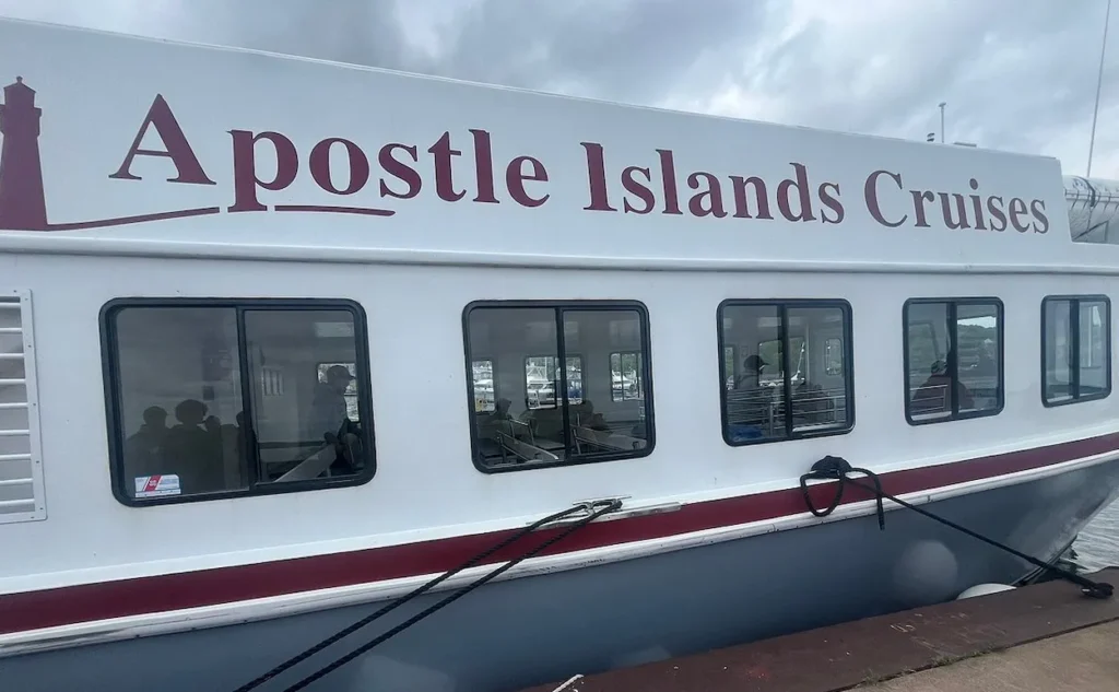  Apostle Islands Cruise Service