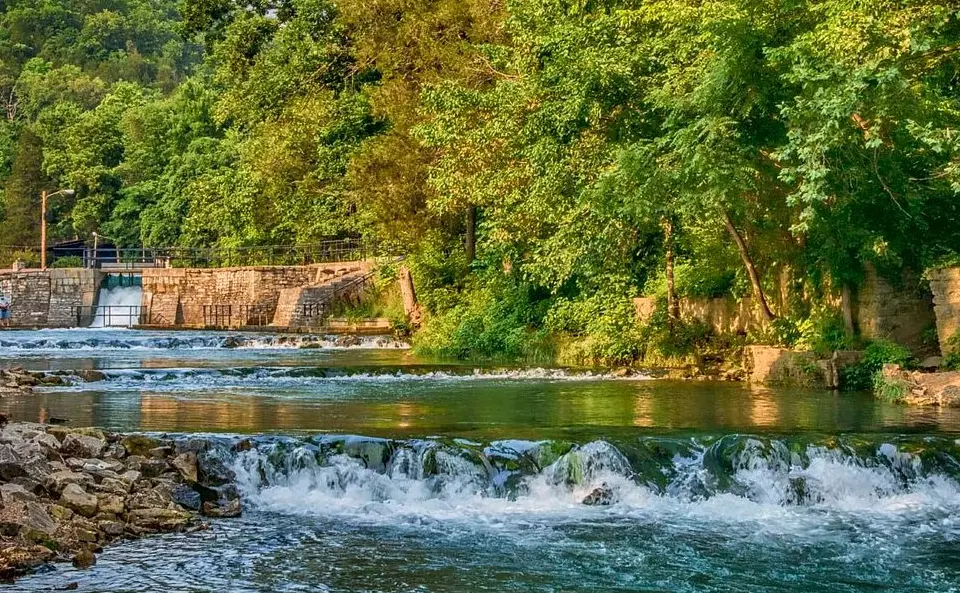 Roaring River State Park