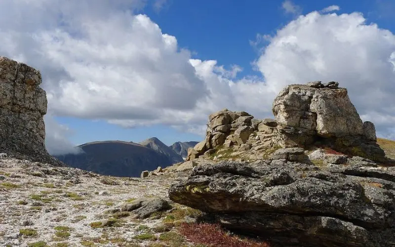 Rocky landscape with boulders and mountain views on the Alpine Tundra.