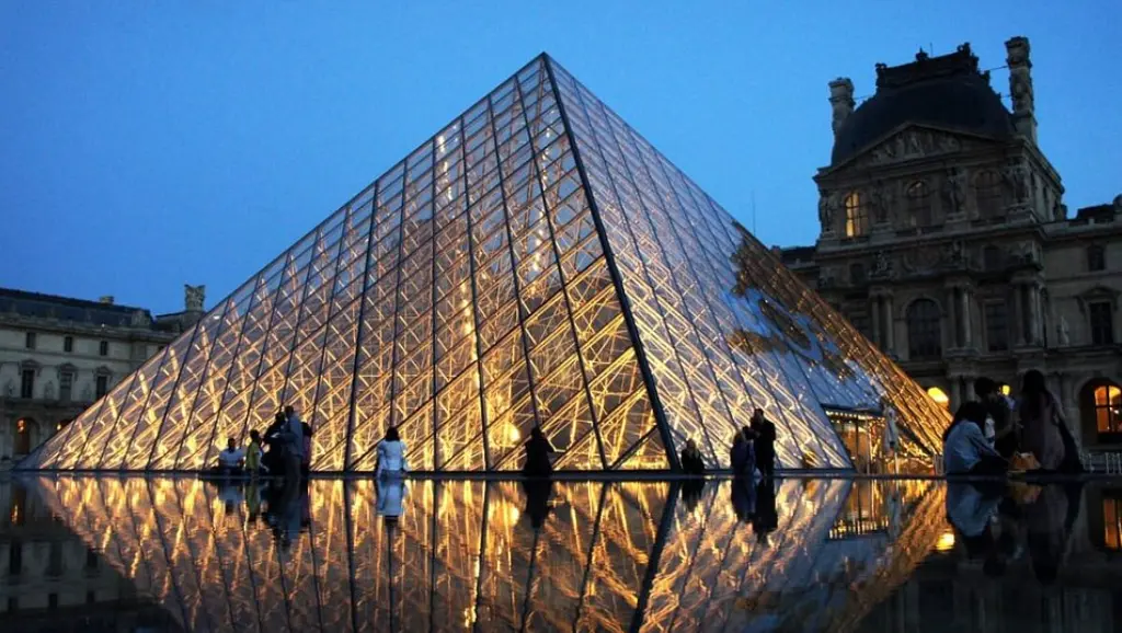 Louvre Museum at night