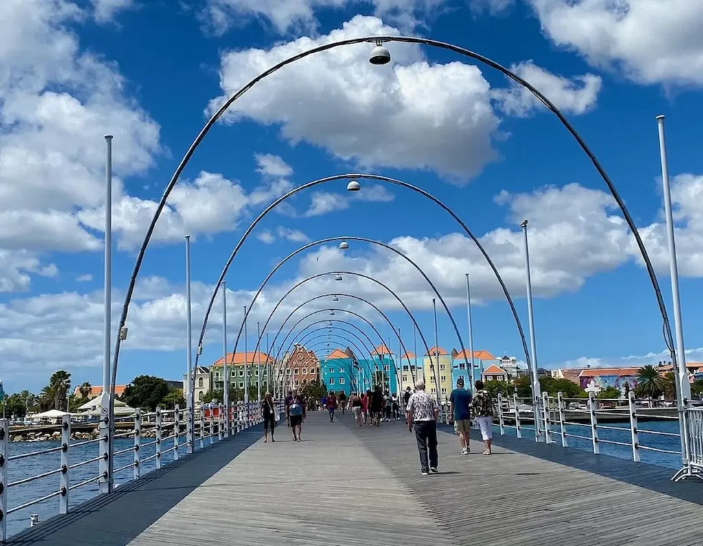 Queen Emma Pontoon Bridge