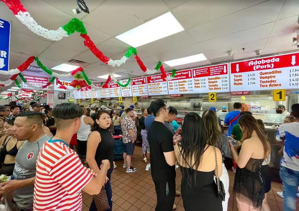 Busy day at Tacos El Gordo