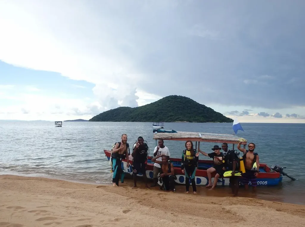 Cape Maclear Scuba Shack diving team