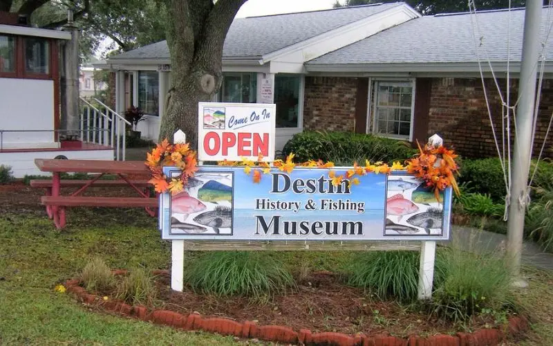 Entrance sign for the Destin History and Fishing Museum.