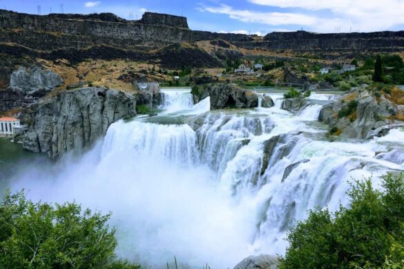 18 Bucket-List Things to Do in Idaho: Hot Springs, Lava Tubes & Waterfalls