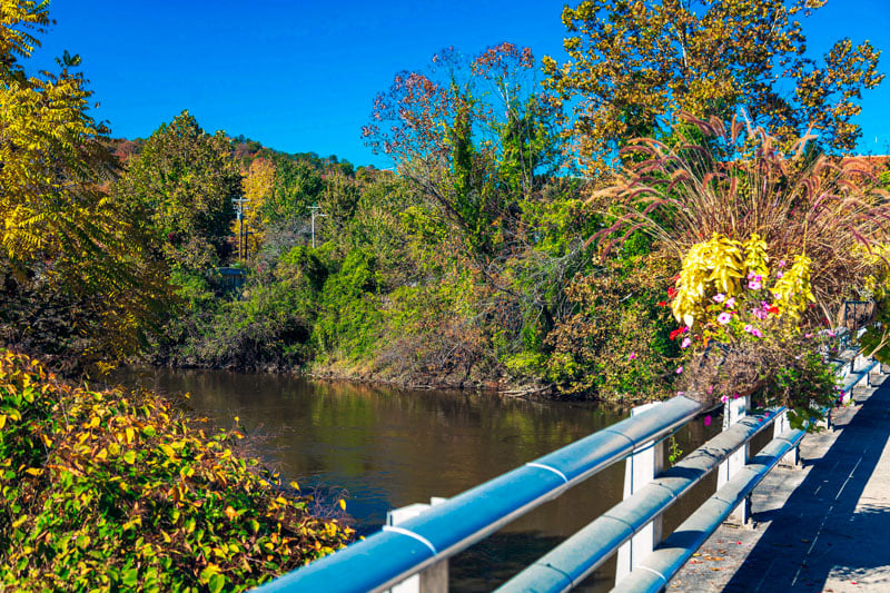 Explore Bryson City: Charming gateway to the Great Smoky Mountains, walkable downtown with shops, restaurants, and Tuckasegee River.