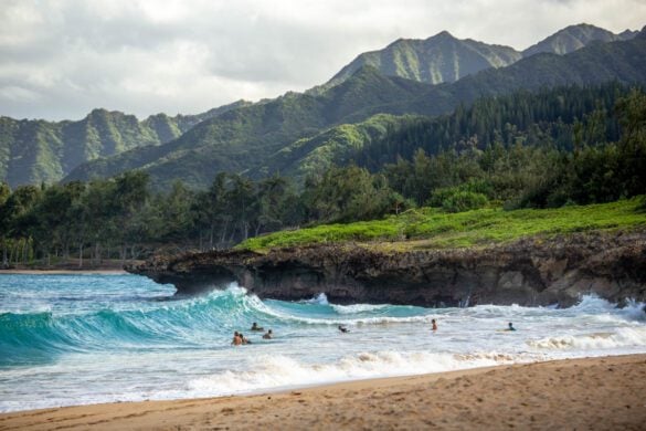 12 Can’t-Miss Things to Do in Hawaii (From Locals’ Favorites to Major Attractions)