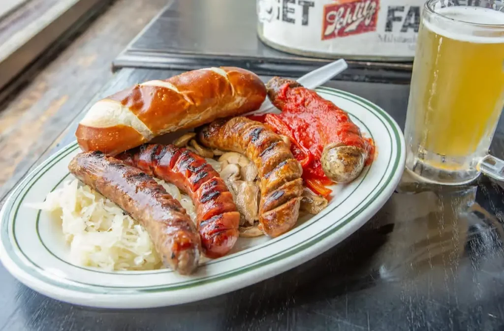 Local Food Tour of 5 Delicacies & a Secret Dish