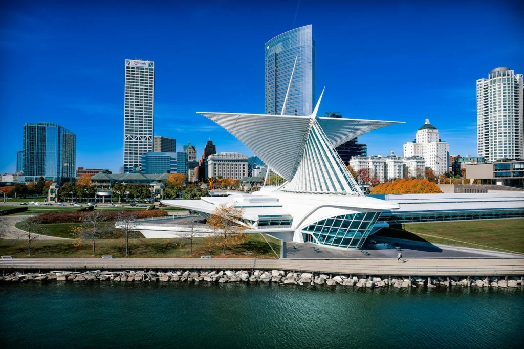 The white, wing-like Quadracci Pavilion along the Milwaukee lakefront