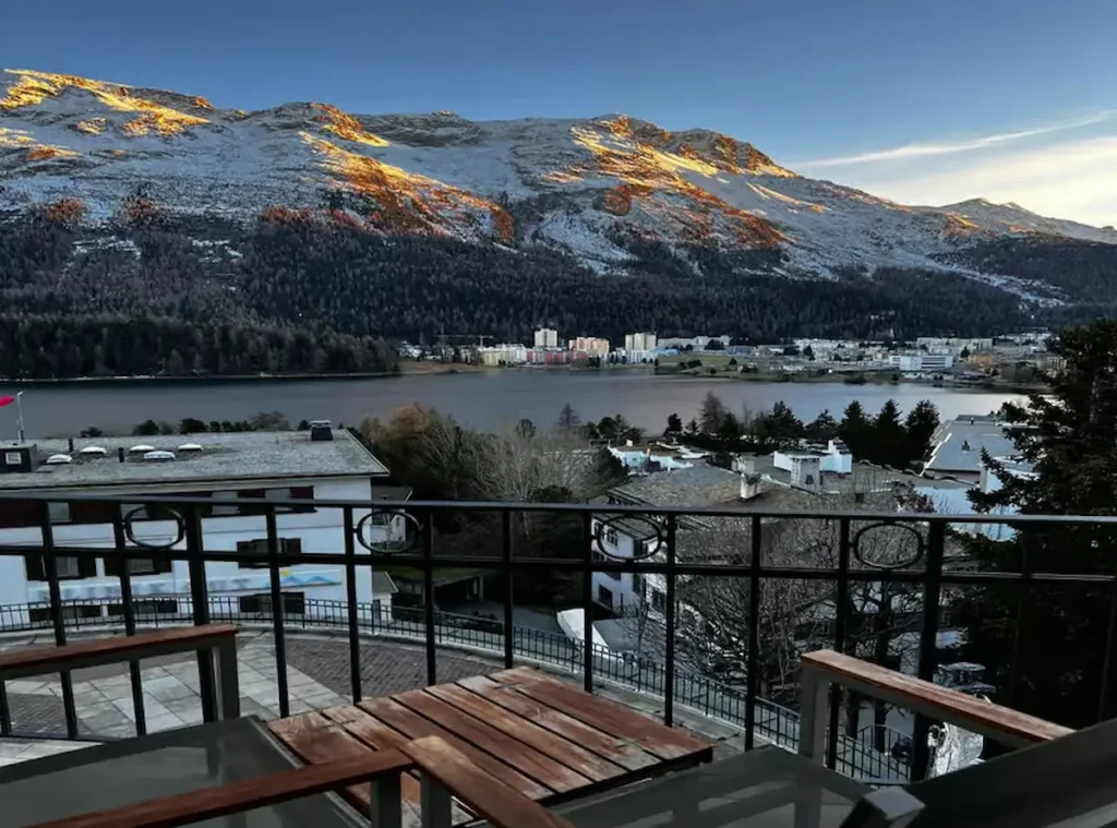 St. Moritz Express Walk with a Local in 60 minutes