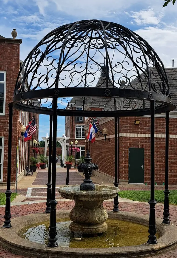 Molengracht Plaza and Canal