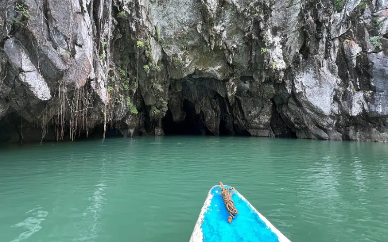 Boat entering the cave at Puerto Princesa Underground River.