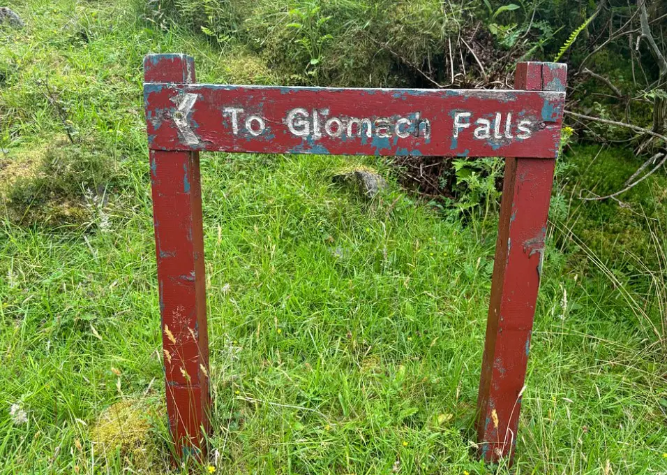 Falls of Glomach sign