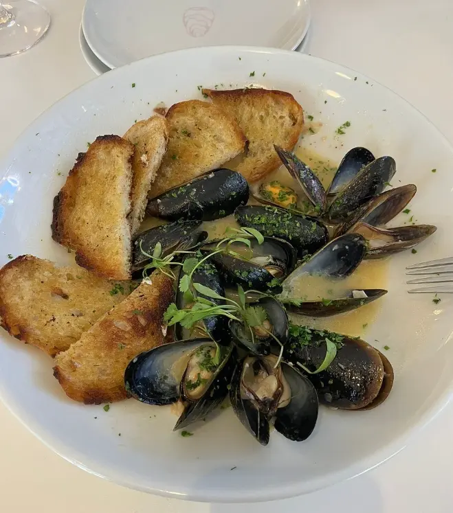 Little Em's Oyster Bar