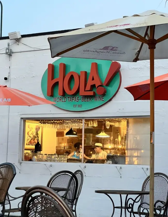 Hola! exterior