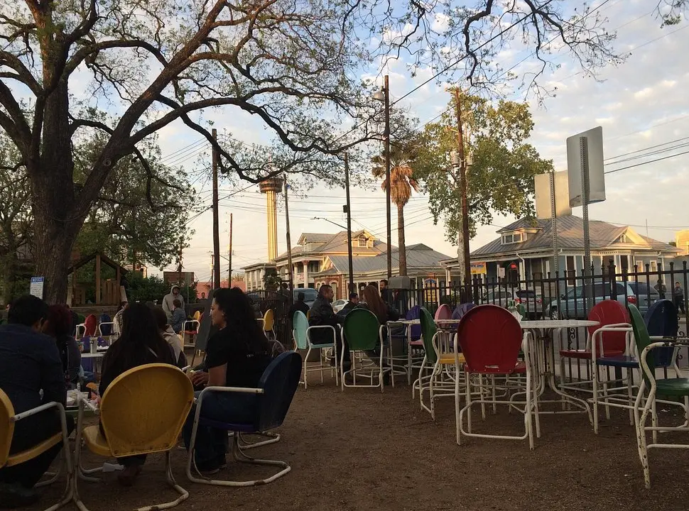 The Friendly Spot Ice House