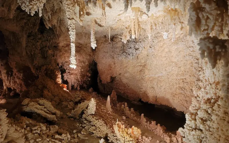 Stalactites and formations inside the Caverns of Sonora.