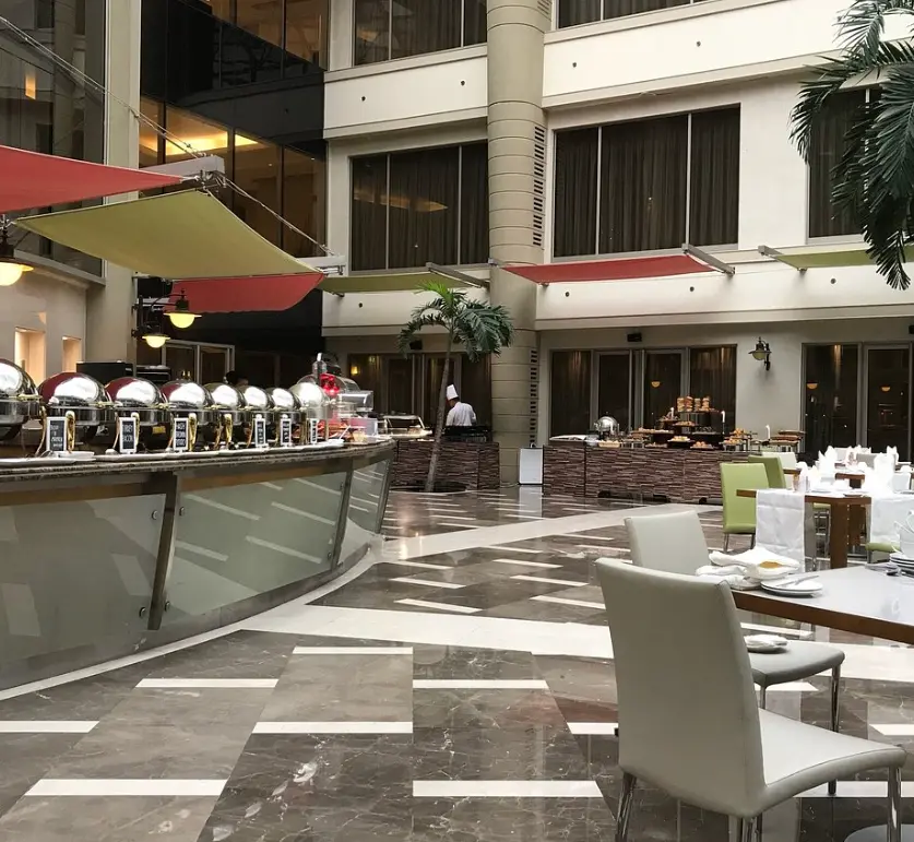 Marina Royal Hotel Suite