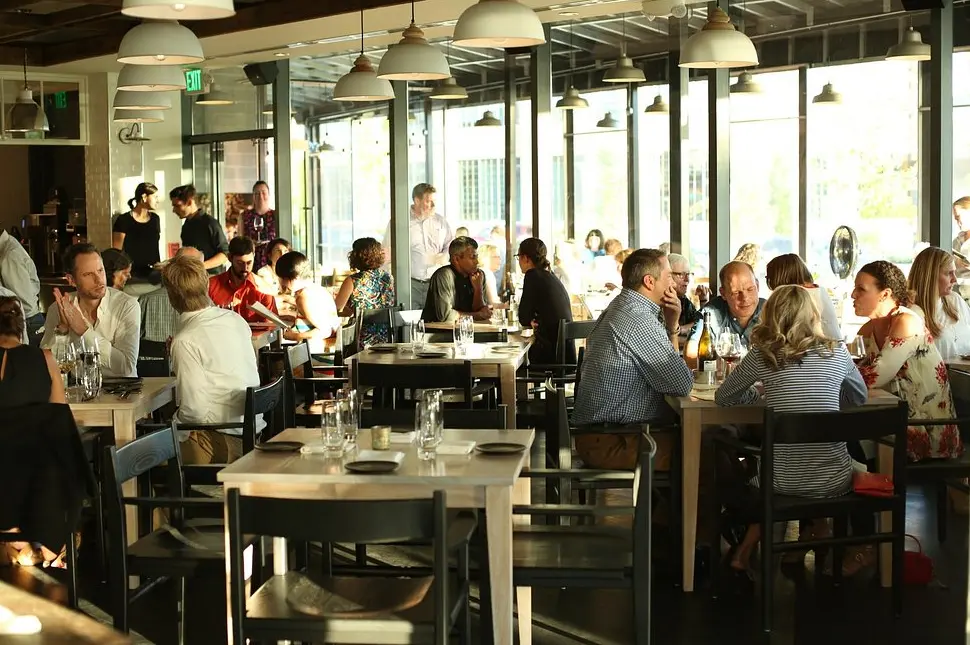 Vicia interior dining area