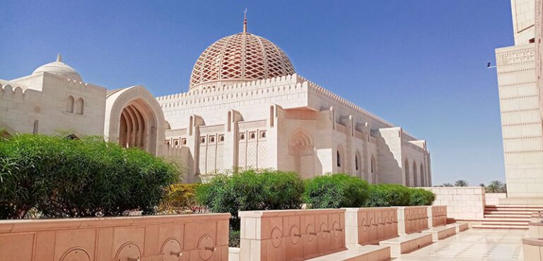 Muscat Travel Guide: 15 Things to Do in Oman's Stunning Capital ...