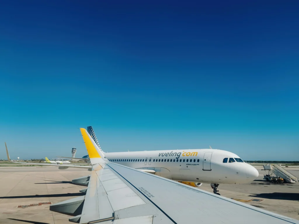 A Vueling Airbus A320, the leading budget option among airlines to fly to Barcelona from European cities.